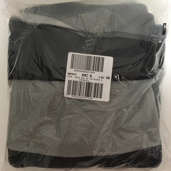 🚨LAST ONE!🚨🆕VS PINK - BLACK FLEECE HALF ZIP - M - Picture 3 of 8